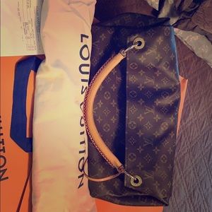 Louis Vuitton artsy MM